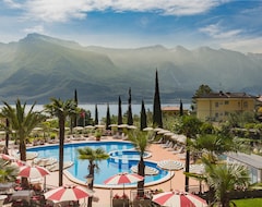 Khách sạn Hotel Caravel (Limone sul Garda, Ý)