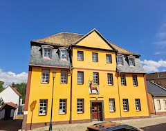 Khách sạn Zum Hirsch (Lucka, Đức)