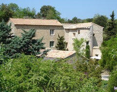 Otel Domaine de la Grange Neuve (La Roque-sur-Pernes, Fransa)