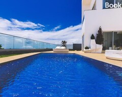 Toàn bộ căn nhà/căn hộ Luxury Villa Carlotta With Private Pool (Caniço, Bồ Đào Nha)