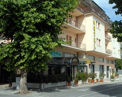 Khách sạn Serena (Rieti, Ý)