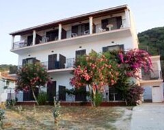 Hotel Angelos Rooms (Iraklia Island, Greece)