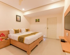 Khách sạn OYO 12329 Prime Palace Hotel (Kochi, Ấn Độ)