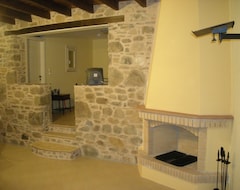 Koko talo/asunto Stone-built Fully Renovated Traditional Apartments (Volissos, Kreikka)