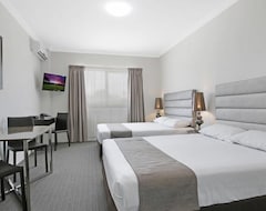 Khách sạn Value Suites Penrith (Penrith, Úc)
