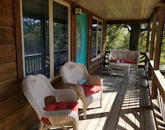 Entire House / Apartment Big Oak Cabin Is The Perfect Getaway In The Ozarks! Float, Fish, Hunt, Or Relax! (Gainesville, USA)