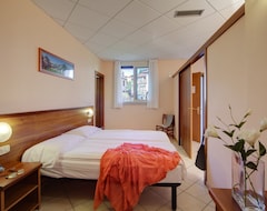 Khách sạn Hotel Residence Zust (Verbania, Ý)