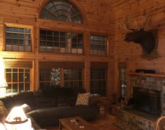 Entire House / Apartment Moosehead Retreat At Loon Lake - 10 Acre Forest (Hale, USA)