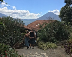 Hotel La Iguana Perdida (Santa Cruz La Laguna, Guatemala)