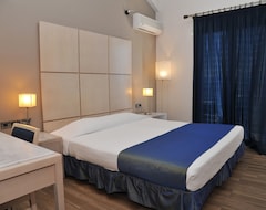 Khách sạn Plaza Hotel (Loutraki, Hy Lạp)