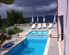 Hotel Stress Free Holiday (Šolta, Croacia)