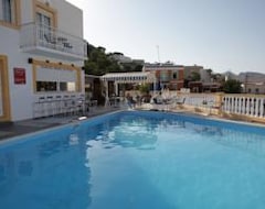 Hotelli Elefteria (Agia Marina, Kreikka)