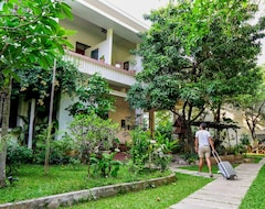 Khách sạn Lani's House by the Ponds (Viêng Chăn, Lào)