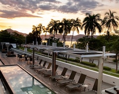 Hotelli Ramada by Wyndham Acapulco Hotel & Suites (Acapulco, Meksiko)