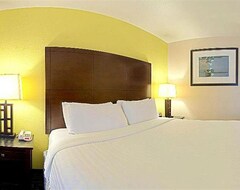 Otel Super 8 By Wyndham Irving Dfw Airport/South (Irving, ABD)
