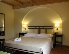 Khách sạn Locanda Il Monastero (Ortonovo, Ý)