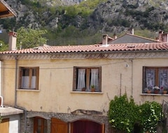 Entire House / Apartment Appart 40 m2 R C in small village at the foot of Mount Canigou (Casteil, France)