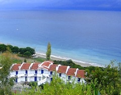 Khách sạn Agnadi Hotel (Rovies, Hy Lạp)
