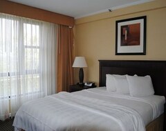 Khách sạn Hotel Garden Inn & Suites (Jamaica, Hoa Kỳ)