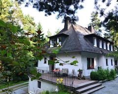 Casa/apartamento entero Large, Fully Equipped Holiday Home In Quiet Area At Edge Of Woods, With Terrace (Bestwig, Alemania)
