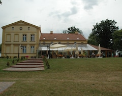 Hotel Pałac Piorunów (Wodzierady, Poland)