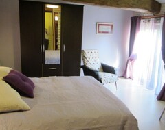 Toàn bộ căn nhà/căn hộ Lilac Suite Bathroom And Wc Private (Saint-Jean-de-Sauves, Pháp)