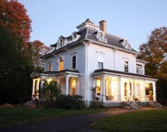 Khách sạn Proctor Mansion Inn (Wrentham, Hoa Kỳ)