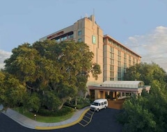 Hotel Embassy Suites by Hilton Tampa-USF-Near Busch Gardens (Tampa, USA)