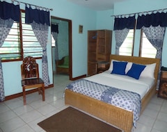 Hotel Almond Tree Guest House (Cape Coast, Ghana)