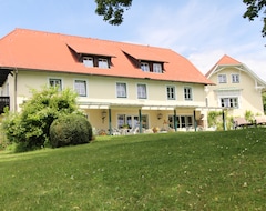 Hotel Landhaus Strussnighof (Pörtschach, Austrija)