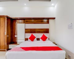 Hotel Oyo 28378 Balaji Farm House (Mangalore, India)