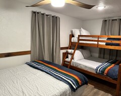 Hotelli Three Pines Cabins (Big Bear Lake, Amerikan Yhdysvallat)