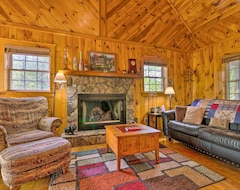 Entire House / Apartment Secluded Cabin Between Boone & Blowing Rock! (Fleetwood, USA)