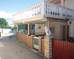 Koko talo/asunto Apartment Božičević (Nin, Kroatia)