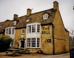 Hotelli The Bell Inn (Charlbury, Iso-Britannia)