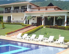 Entire House / Apartment Finca Casa Blanca (Santa Bárbara, Colombia)
