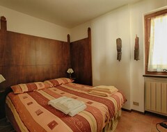 Khách sạn Altido Charming Apartments With Mountain Views And Green Backyard In Verrand (Pré-Saint-Didier, Ý)