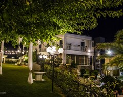 Khách sạn Hotel Villa Maria (Crispiano, Ý)