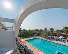 Hotelli Bare Hill Holiday Village (Girne, Kypros)