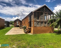 Tüm Ev/Apart Daire Everglades City Cabin With Screened Porch And Boat Slip (Everglades, ABD)