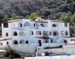 Khách sạn Amphitrite Studios & Apartments (Myrties, Hy Lạp)