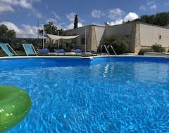 Cijela kuća/apartman Holiday Villa To Enjoy In The Private Pool Or In The Beautiful Jacuzzi (San Vito dei Normanni, Italija)