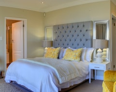 Guesthouse African Oceans Manor on the Beach (Hartenbos, South Africa)