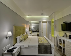 Hotel Emerald (Chandigarh, India)