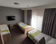 Hotelli Restauracja I Hotel Pod Kasztanami (Opole, Puola)