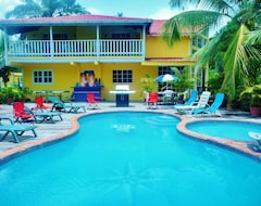Toàn bộ căn nhà/căn hộ Awesome $1.5 Million Caribbean Bay Beachfront Estate (Omoa, Honduras)