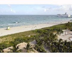 South Beach - Oceanfront, 1BR/1BA Suite- Hilton Bentley Hotel (Miami, ABD)