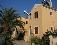 Hotelli Villa Helen's Apartments (Arillas, Kreikka)