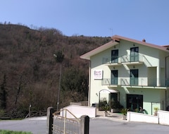 Palia's Hotel (Laino Borgo, Italy)