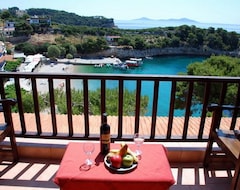 Hotel Nikos Pansion (Rousoum Gialos, Greece)